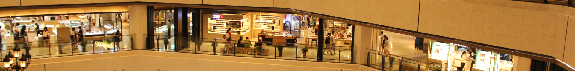 公司环境或零售场景横幅